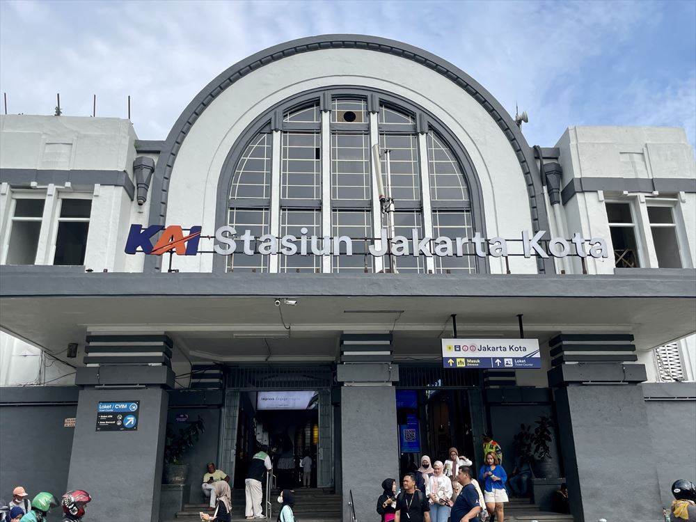 KAIコミューター ジャカルタ・コタ駅の外観