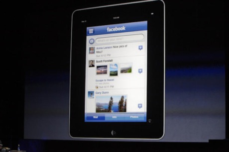 　iPadの使用例。Facebook用アプリの場合。