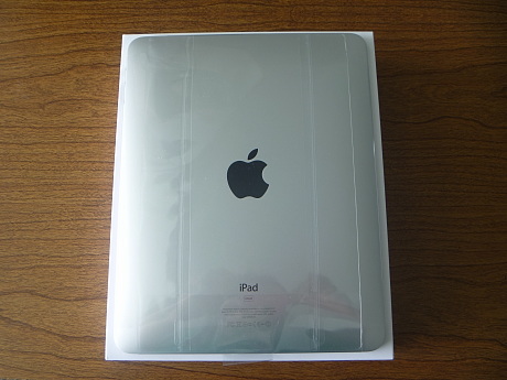 　iPadの裏側。まだシール包装がなされている状態。