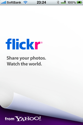 　iPhoneのカメラ機能はシンプルながら、アプリを活用すれば味わいのある作品を撮影できるのがおもしろいところ。前回は主に撮影や加工に役立つアプリをご紹介したが、お楽しみいただけただろうか。今回は主に写真をシェアするアプリやサービスをご紹介する。

・Flickr
無料

　Flickrはハイクオリティな写真が集まる、米Yahoo!が運営する写真共有サイトだ。さまざまなフォトグラファーが素晴らしい写真をアップロードしているので、写真の腕を上げるのに参考になるだろう。