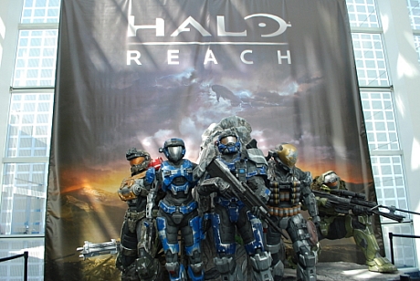 　等身大の「Halo Reach」ディスプレイ。