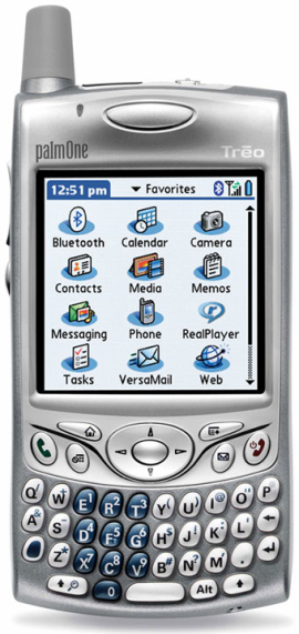 　Handspring（Palmが後に買収）は、2001年10月に同社初めてのTreoスマートフォンを発表した。次世代の「Treo 600」と後継の「Treo 650」は、フリップタイプからストレートタイプに変わり、ビジネスユーザーの人気を集めた。