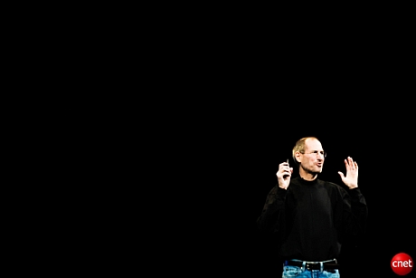 　Steve Jobs氏は米国時間6月7日、Worldwide Developers Conference（WWDC）の基調講演を行い、57の国々から5200人が来場したと述べた。

　「iPad」については、発売後59日で200万台以上のiPadを販売したと語った。