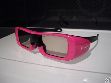 　3Dメガネのカラーバリエーション、ピンク「TDG-BR50」。
