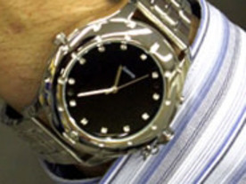 サンコー、ビデオカメラ内蔵腕時計「VIDEO CAMERA Analog Watch VGA 4GB」を高解像度化