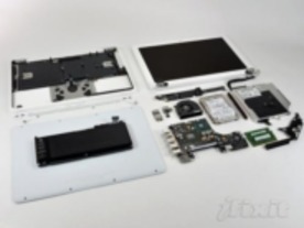 フォトレポート：分解、新型「MacBook」--新しいユニボディデザインの内部