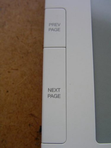 　ページの切り替えボタンは左側に設置されている。
