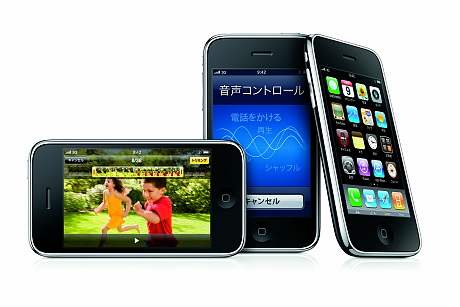 　今年、もっとも多くの話題をさらったスマートフォンといえば、もうこの「iPhone 3G」「iPhone 3GS」しかない。2月にソフトバンクモバイルがiPhone 3Gを「0円」で買えるキャンペーンを開始。かつて一括で8万円を超える金額を払った身としては、少々切ないものがあった。

　6月には待望の新モデルiPhone 3GSが登場した。発売に際して「鳥肌が立つほど感動した」と語ったソフトバンクの孫正義社長、最近ではiPhoneをジップロックに入れて、風呂からつぶやくなど新たな試みによりTwitterで話題の人となっている。

　12月にはiPhone 3GSでも「iPhone for everybodyキャンペーン」を開始。iPhone 3GS 16GBを実質負担額0円で提供することで、さらにiPhoneユーザーが増え続けている。