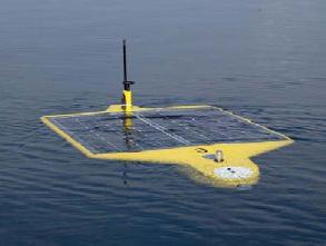　太陽エネルギーを利用できる潜水ロボット。