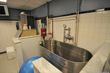 　ビジターチームのロッカールームにある渦巻き風呂。