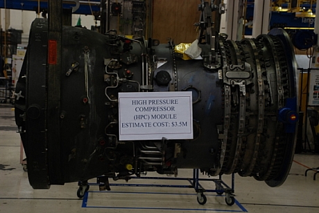 　Unitedは、エンジンのさまざまな部品を展示するとともに、部品それぞれの値段も紹介していた。これは決して安物ではない。例えば、この高圧圧縮機モジュールは350万ドルだ。