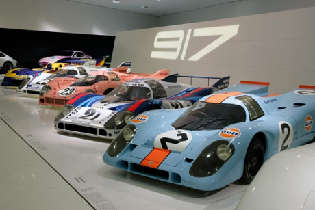　「917」のセクションには、Porsche「917 KH Coupe」（写真手前）が展示されている。