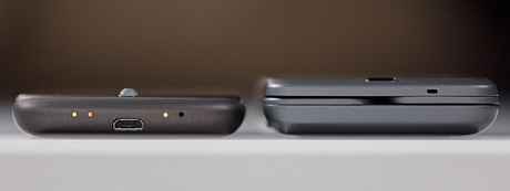 　物理キーボードのため、Desire Zは、Nexus Oneより厚い。
