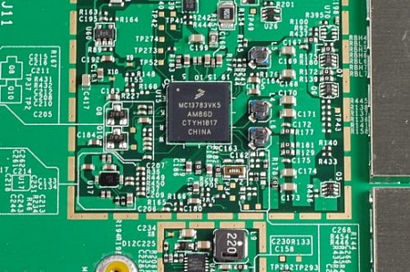 　Freescale Semiconductor製「MC13783」電源管理およびオーディオ回路。