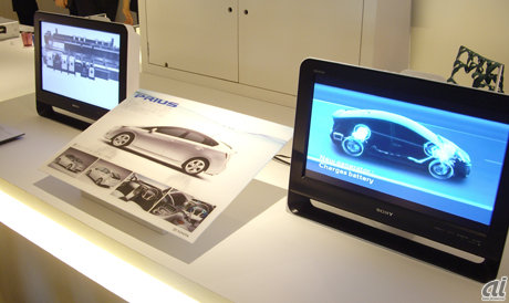 　すでに3代目となるトヨタ自動車のハイブリッドカー「プリウス」もグッドデザイン賞ベスト 15の受賞作品。「ハイブリッドカー＝プリウスといえるほど、エコアイコンとして進化したデザイン」という。