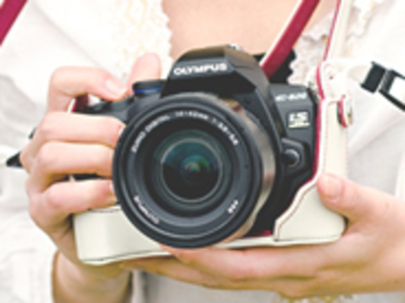 オリンパス、デジタル一眼レフカメラ「E-620」は世界最小・最軽量