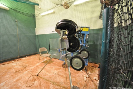 　Red Sox側の屋内打撃練習場にあるピッチングマシン。
