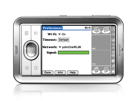 24. Palm「LifeDrive」（2005年〜2007年）

　LifeDriveの正式名は「LifeDrive Mobile Manager」だった。その理由は、仕事と趣味の両方に使える小型コンピュータを目指していたからだ。BluetoothとWi-Fi、さらに当時としては極めて大容量の4Gバイトのストレージスペースを備えていた（ただし、フラッシュメモリではなくハードドライブだった）。LifeDriveは悪い製品ではなかったが、消費者が携帯電話機能を内蔵したスマートフォンデバイスに移行している時期に、非常に高価な高性能PDAを作るのは得策ではなかった。