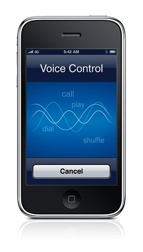 　音声コントロールを使うと、アルバムやアーティストの検索、通話の開始が音声で可能となる。