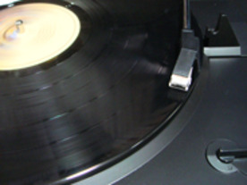 ［レビュー］アナログレコードがMP3に！？--2008年型レコードプレーヤー、ソニー「PS-LX300USB」