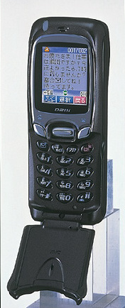 D211i（モノブラック）2001年11月29日発売
