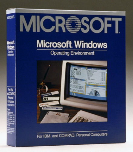 マイクロソフトが企業向けにWindows Vistaの出荷を開始した。ここでは過去のWindows製品やOffice製品のパッケージからその歴史を振り返ってみたい。まずは1985年に産声を上げた「Microsoft Windows 1.0」。
