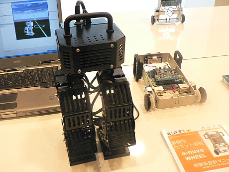 中小企業基盤整備機構理事長賞には、ゼットエムピーの「ロボットを活用したエンジニア育成ソリューション ZMP e-nuvoシリーズ」が選ばれた。このシリーズでは、ロボットを構成する工学要素を体系的に学習するため、4種類の実用ロボットと教育カリキュラムがを組み合わせたエンジニア育成ソリューションが提供されている。2004年の販売開始以来、累計300ユーザー、1500台以上の納入実績があるという。