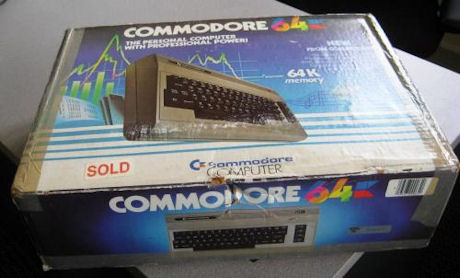 　TechRepublicのCara Reynolds記者は、eBayでこのC64を見つけた。販売されていた当時の元箱も付くというので、見過ごすわけにはいかなかった。