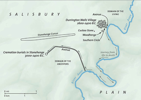 　この地図には、ストーンヘンジ周辺のより広範囲な地域、イングランドのソールズベリー近辺までが掲載されている。研究者たちの主な説によれば、（考古学者たちが複数の住居を発掘した）ダーリントンウォール近辺の集落はある季節に限って人が住むために造られ、一方、ストーンヘンジは死者をまつるために造られたという。ダーリントンウォールに近い場所にあるウッドヘンジは、木で造られている点を除けばストーンヘンジに非常によく似た遺跡だ。また、このプロジェクトでは、ストーンヘンジのカーサス（ストーンヘンジを囲む、全長2マイル（約3.2km）ほどの2本の平行な溝）が、紀元前3630年〜3375年にさかのぼることが判明した。