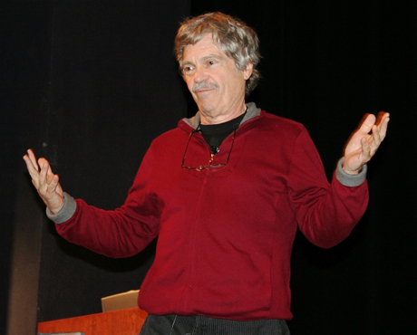 　Alan Kay氏は、1960年代のEngelbart氏のビジョンは、コンピュータを使って人間の知識を発達、あるいは増大させるパワーを解放することだったと説明した。しかし、そうした初期の理想を「商業的大成功が完全に打ちのめした」とKey氏は述べた。