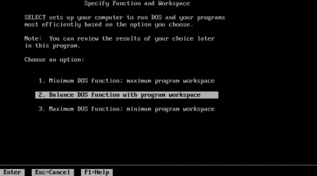 　インストールの微調整のため、メモリにロードするOSの量、アプリケーションのために確保されるメモリの量を決めて、メモリ使用のバランスの取り方を選択する（ちなみに、わたしは「Balance DOS function with program workspace（DOS機能とプログラムの作業スペースのバランスをとる）」オプションを選択した）。