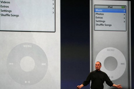 　米国時間1月9日、Macworld Conference & Expo 2007が開幕し、Apple Computerの最高経営責任者（CEO）Steve Jobs氏が講演した。冒頭で同氏は「今日は歴史的な日になる」と述べた。