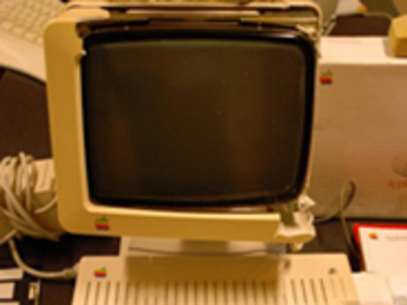フォトレポート：分解、「Apple IIc」第2弾--モニタの内部に迫る