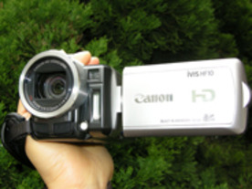 ［レビュー］内蔵フラッシュメモリ＆SD/SDHCカードのダブルメモリービデオカメラ--キヤノン「iVIS HF10」