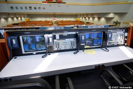 　発射室4がケネディ宇宙センターのメインのシャトル発射室だ。最新の設備、家具が設置されており、シャトル発射時にはここに打ち上げ実施責任者が座る。

　この部屋はシャトル発射専用だ。発射室1は現在、コンステレーションのテストロケットで、2009年4月に打ち上げが予定されている「アレス1X」ロケットの初の打ち上げ実験のため改装中だ。