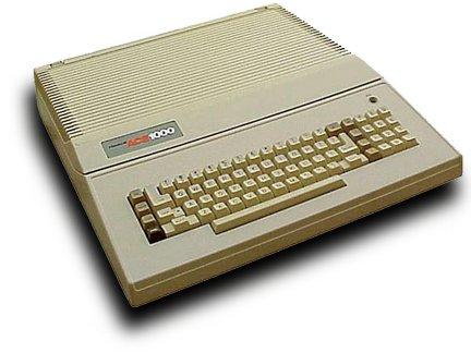　Franklin Ace 1000：Apple IIシリーズは非常に人気があり、ほかのコンピュータメーカーによって、とにかく多くのクローンが製造された。

　「Franklin Ace 1000」は「Apple II Plus」コンピュータのクローンだ。Franklinは、初代Apple IIのクローンである「Franklin Ace 100」をはじめ、多くのAppleクローンを製造した。