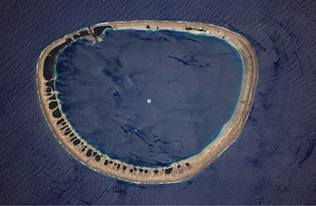 　ミクロネシア連邦にあるヌクオロ環礁。2006年撮影。
