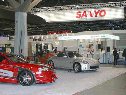 　CESでは世界中のベンダーがあらゆる種類のガジェットを展示している。なかには最新技術を搭載した自動車を展示する会社もある。