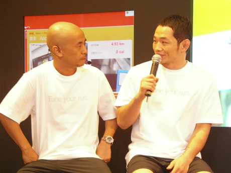 イベント会場では、ランニングマシンを使って「Nike+iPodスポーツキット」体験できたほか、ゲストも登場。宇野 薫氏（写真右）のほか、秋山成勲氏、為末 大氏らアスリートがトレーニングする際に聞いている音楽などを披露した。