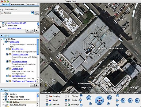 　Google Earth 3.1の画像では、画面中央左の交差点を通過中の白い車が不鮮明だ。同じ画像をGoogle Earth 4.0で表示させて比較すると、鮮明さの違いが分かる。