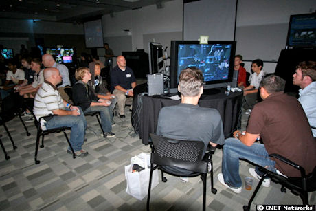 　午後にはMicrosoftのシリコンバレーキャンパスで大人数によるHalo 3トーナメントが開催され、午後の最大のイベントとなった。大会議室を使って、多くのファンが同時にHalo 3をプレイしていた。