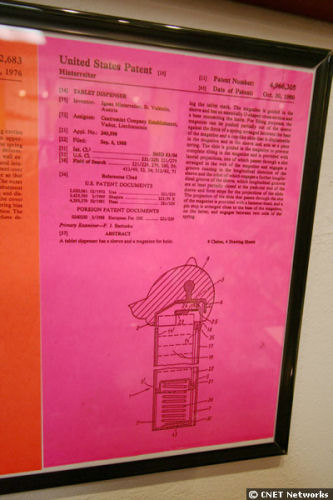 　Doss夫妻がコンピュータの販売をやめてから12年以上になるが、PEZ博物館の入り口には当時の広告が今でも掲げられている。当時の店の名前は「Computer Spectrum」といい、CommodoreとAmigaのマシンを専門に取り扱っていた。