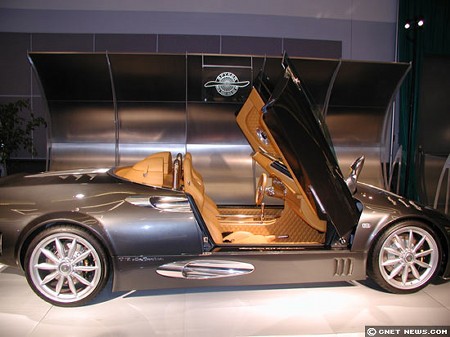 Spykerのコンセプトカー「iC12 LaTurbie」はオールアルミ製のハンドメイドで受注生産（価格は32万5000ドルから）。