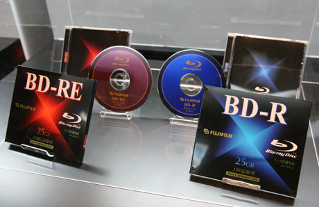 フジフイルムからもBD-R、BD-REの参考出品が行われた。どちらのタイプもデータ用のみで、ビデオ用の展示はされていない。