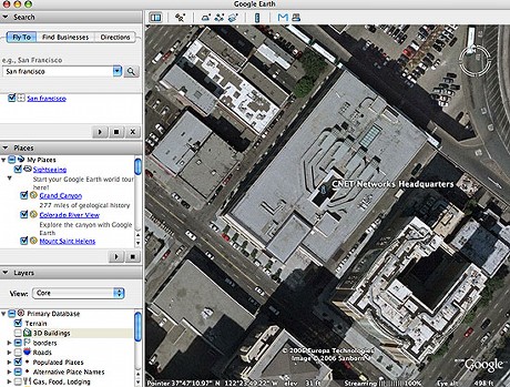 　Google Earth 4.0の画像では、画面中央左の交差点を通過中の白い車が鮮明だ。同じ画像をGoogle Earth 3.1で表示させて比較すると、鮮明さの違いが分かる。