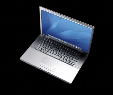 　2.16GHzのCore 2 Duoチップを搭載した15インチMacBook Proは24万9800円から。2.33GHzの15インチMacBook Proは30万9800円から。