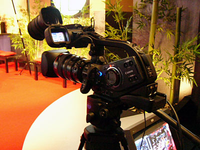 　キヤノンの「XL H1」は、DVカメラとして人気のXLシリーズがHD対応した機種。これまでの機種と大きさもほとんどかわらず、HDV1080iに対応。HD-SDI出力端子を装備し、HD非圧縮出力が可能。