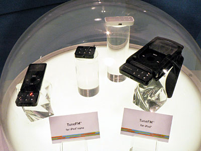 　BelkinのiPod用FMチューナー。iPod向けとiPod nano向けの2種類がある。