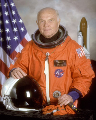 　有名な宇宙飛行士になることで栄光ある転職も可能になる。アメリカ人として初めて地球軌道に沿う飛行を達成したJohn Glennさんは上院議員を4期務め、77歳にして再び宇宙飛行士の仕事に復帰した。