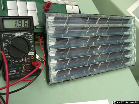 　同じく最終選考に残ったNuEdisonは、光起電性のソーラーモジュールを展示していた。現在のモジュールよりも使用するシリコンの量が少なくて済むという。このため、製造コストは25％減らすことができるとNuEdisonは述べている。